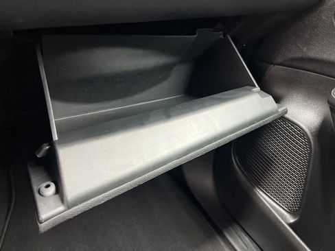 Used 2025 Chrysler Pacifica Select FWD image 28