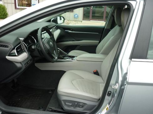 Used 2020 Toyota Camry SE AWD/4WD image 10