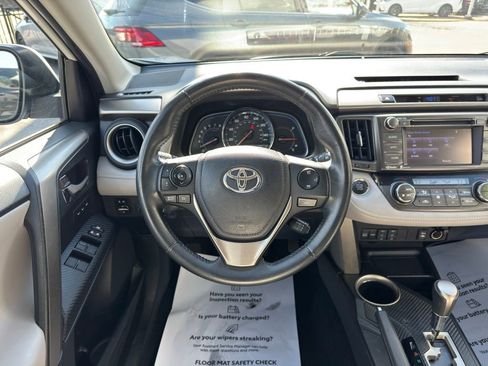 Used 2014 Toyota RAV4 Limited w/ Technology Package image 33