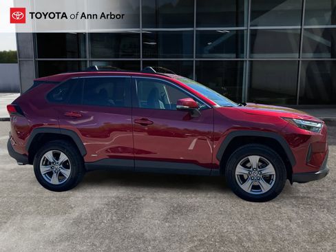 Used 2023 Toyota RAV4 XLE AWD/4WD image 11