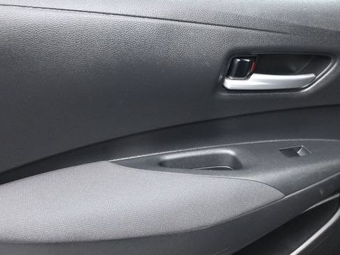 Used 2020 Toyota Corolla LE FWD image 9