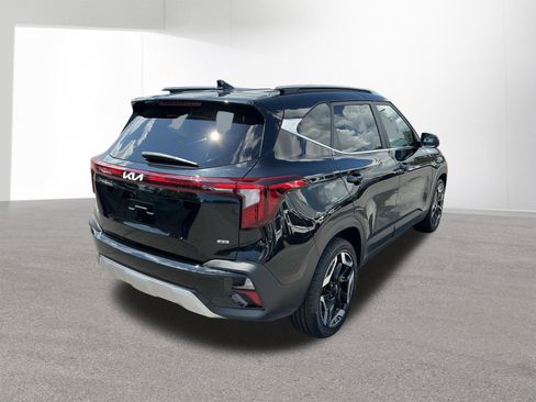 Used 2024 Kia Seltos SX w/ SX Sunroof Package AWD/4WD image 3