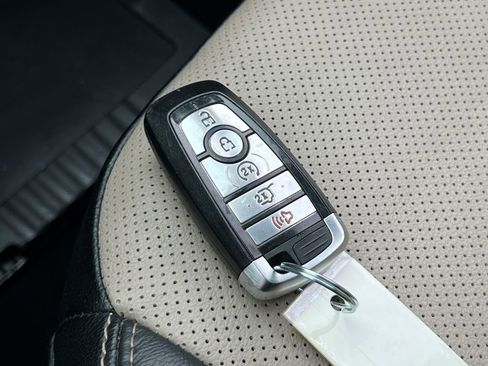 Used 2022 Ford Escape Titanium w/ Titanium Elite Package FWD image 32