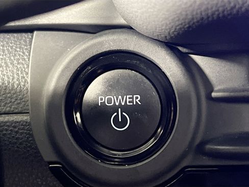 Used 2025 Toyota Crown Signia image 24