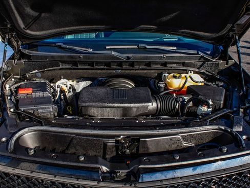 Used 2022 Cadillac Escalade ESV Sport Platinum w/ LPO, ONYX Package image 49