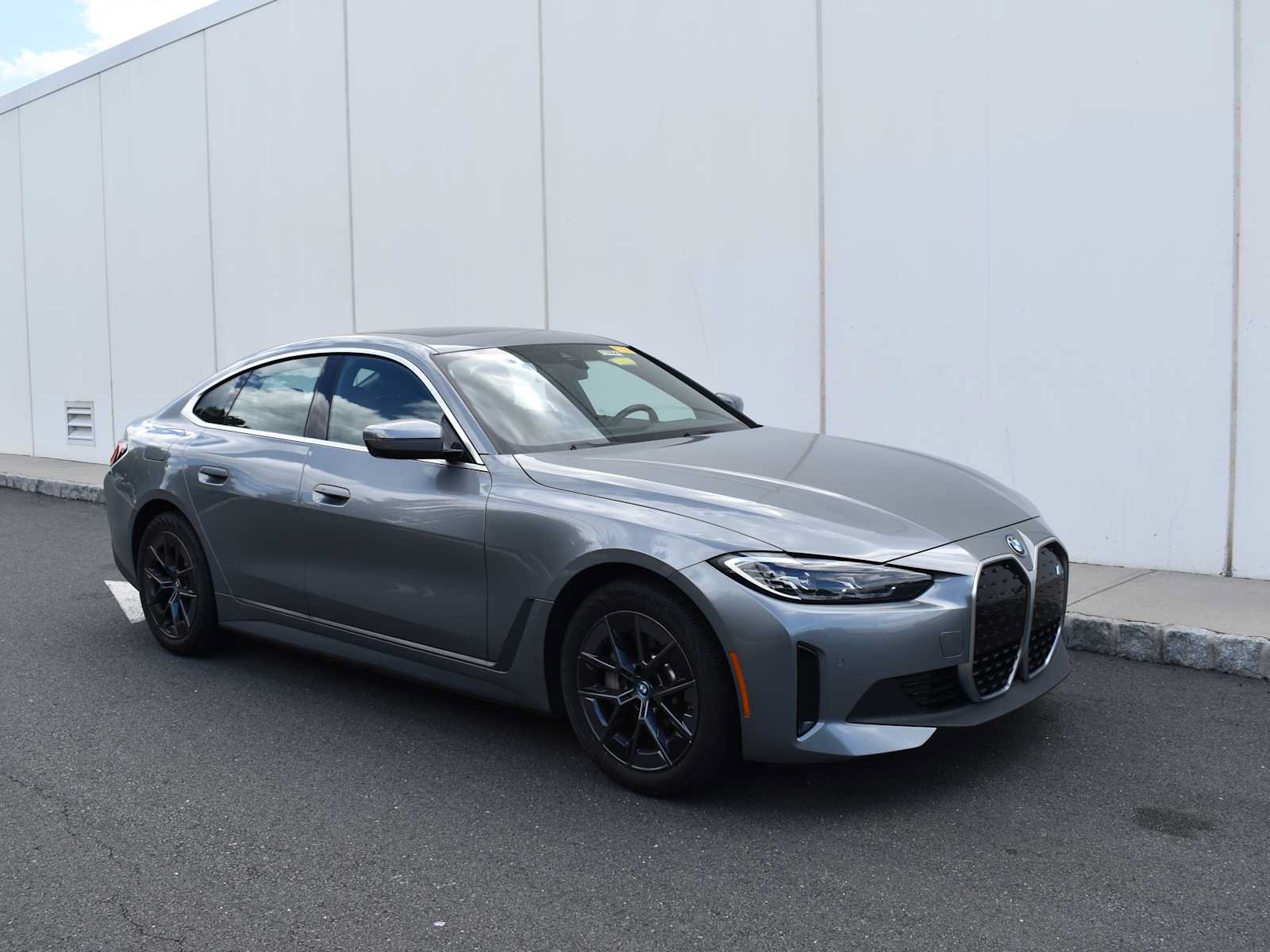 Used 2024 BMW i4 eDrive35 w/ Convenience Package RWD image 1
