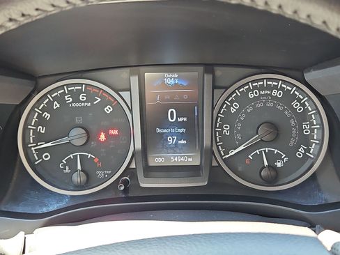 Used 2022 Toyota Tacoma TRD Off-Road AWD/4WD image 14