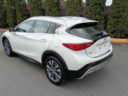 Used 2017 INFINITI QX30 Premium w/ Navigation Package AWD/4WD image 5