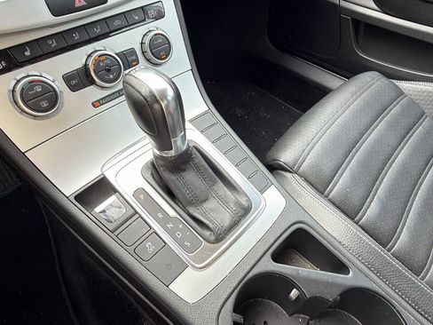 Used 2013 Volkswagen CC Sport FWD image 28