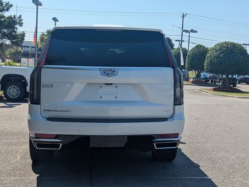 Used 2021 Cadillac Escalade Premium Luxury Platinum AWD/4WD image 4