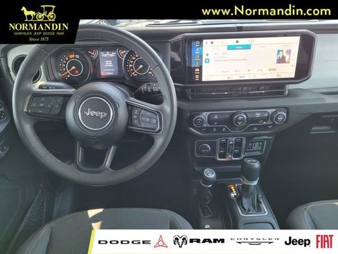 Used 2024 Jeep Wrangler Unlimited Sport AWD/4WD image 7