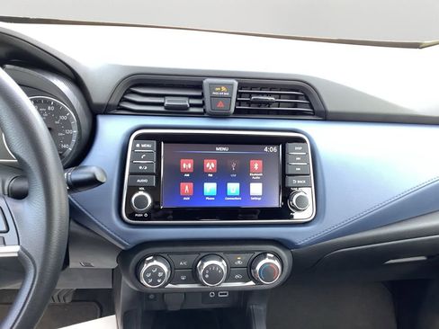 Used 2025 Nissan Versa SV w/ Trunk Package image 18