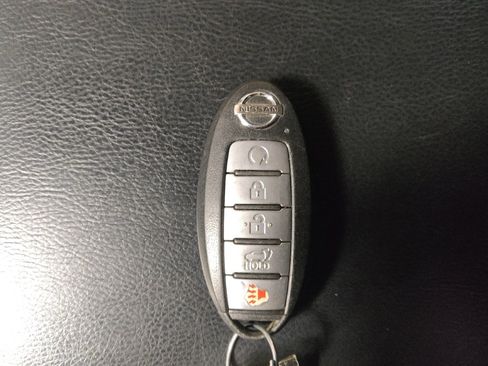 Used 2020 Nissan Pathfinder SL AWD/4WD image 32