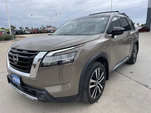 Certified 2024 Nissan Pathfinder Platinum w/ Cargo Package image 5