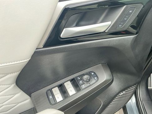 Used 2025 Mitsubishi Outlander SEL FWD image 16