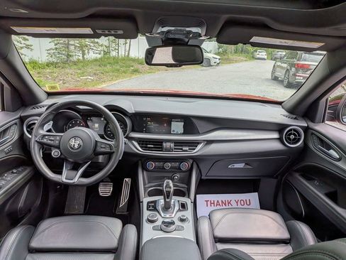 Used 2023 Alfa Romeo Stelvio Veloce AWD/4WD image 18