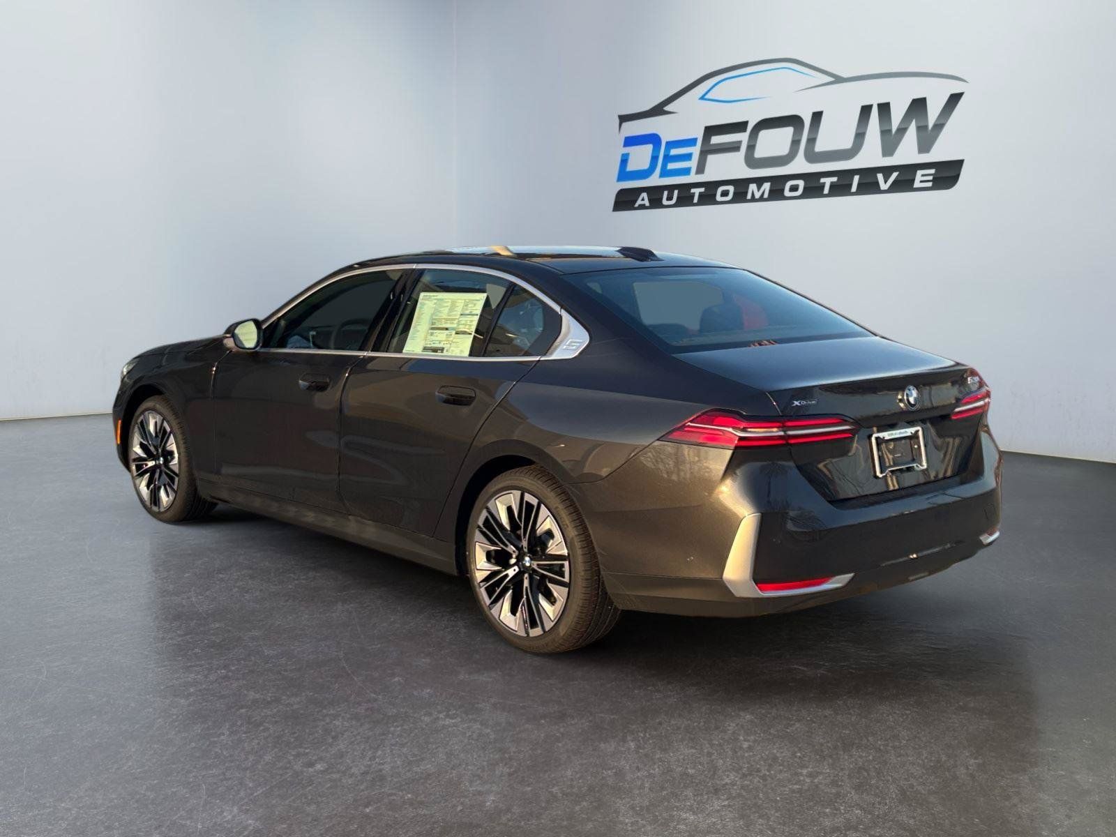 Used 2026 BMW 530i xDrive AWD/4WD image 5