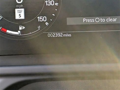 Used 2024 Land Rover Defender 110 X-Dynamic SE image 22