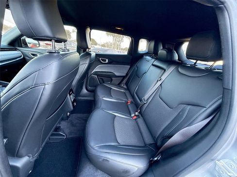 Used 2023 Jeep Compass Latitude image 27