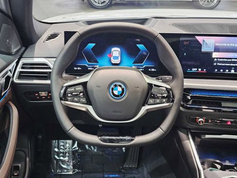 New 2025 BMW i4 xDrive40i image 11