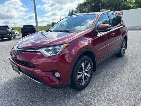 Used 2018 Toyota RAV4 XLE w/ Plus Extra Value Package AWD/4WD image 5