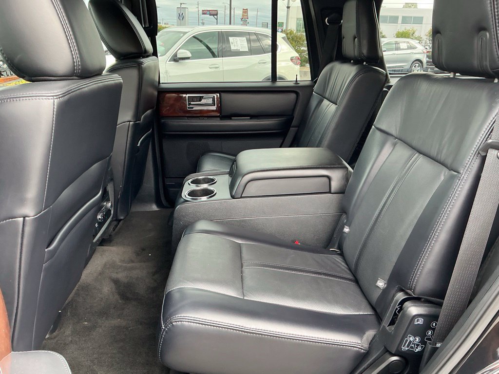 Used 2017 Lincoln Navigator Select AWD/4WD image 17