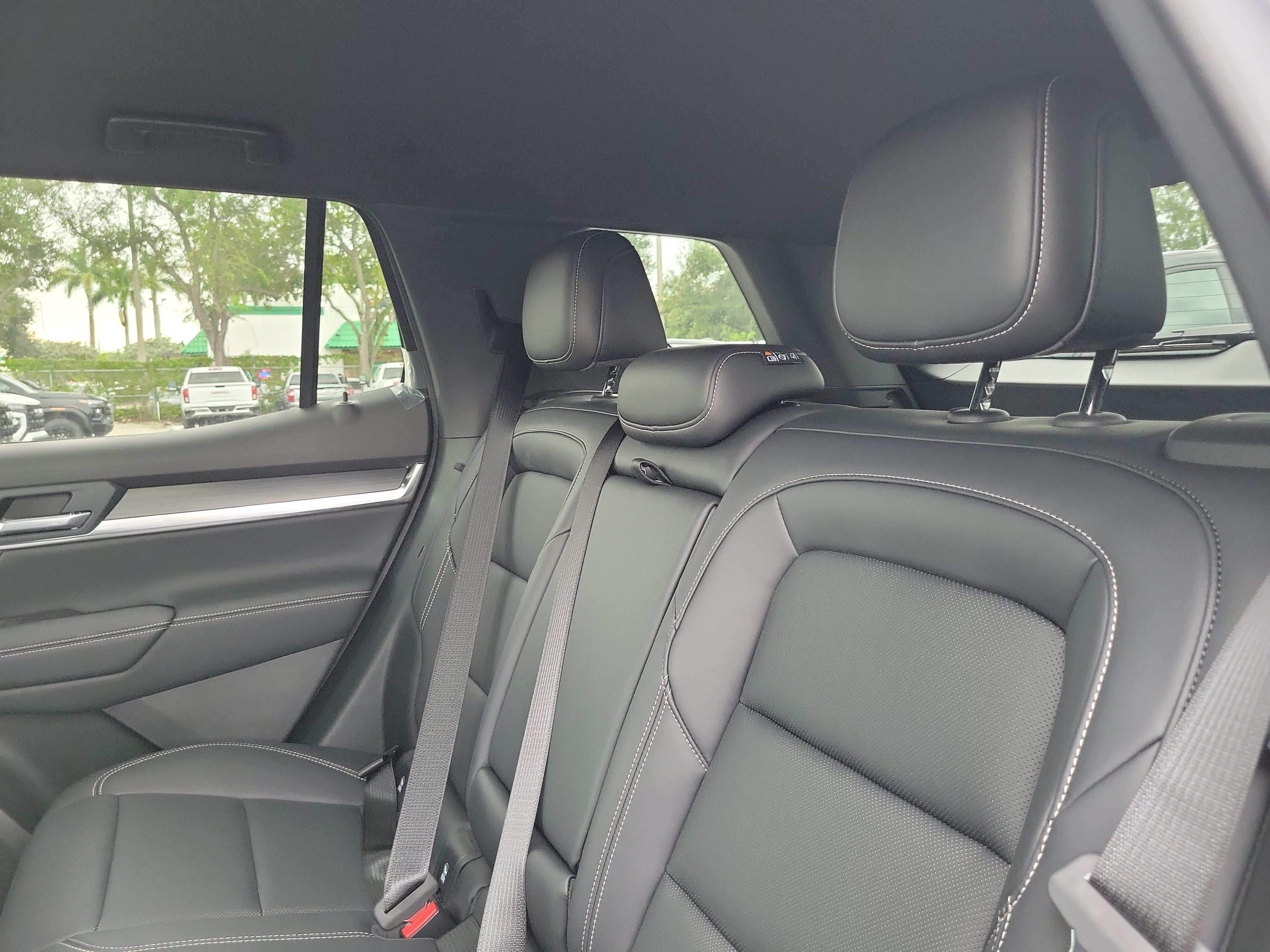 New 2027 GMC Terrain Elevation w/ Elevation Premium Package FWD image 7