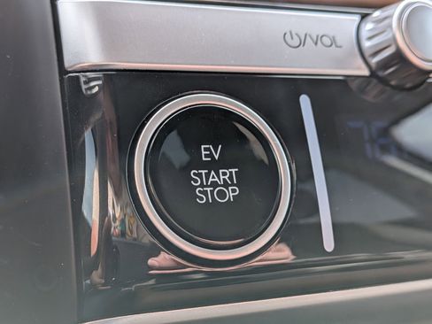 Used 2024 Hyundai Ioniq 5 Limited image 24