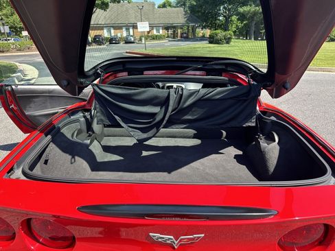 Used 2005 Chevrolet Corvette Coupe w/ Preferred Equipment Group RWD image 22