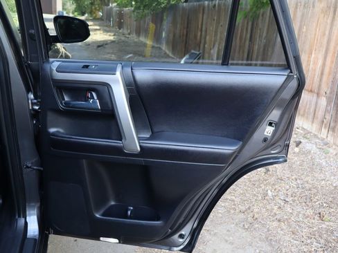 Used 2017 Toyota 4Runner SR5 AWD/4WD image 25