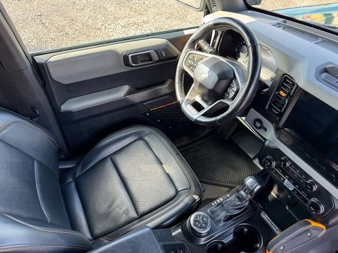 Used 2023 Ford Bronco Badlands image 32