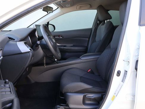 Used 2020 Toyota C-HR LE image 8