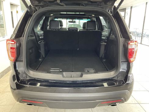 Used 2017 Ford Explorer XLT w/ Equipment Group 202A image 32