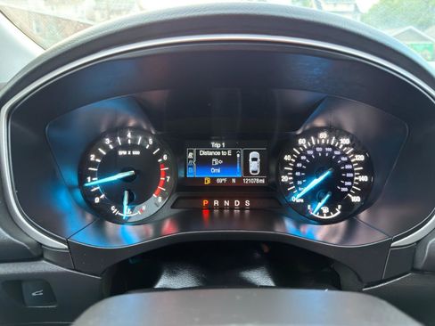 Used 2015 Ford Fusion SE FWD image 22