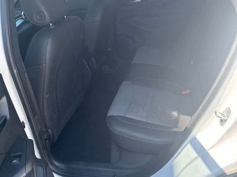 Used 2025 Chevrolet Trax LT FWD image 10