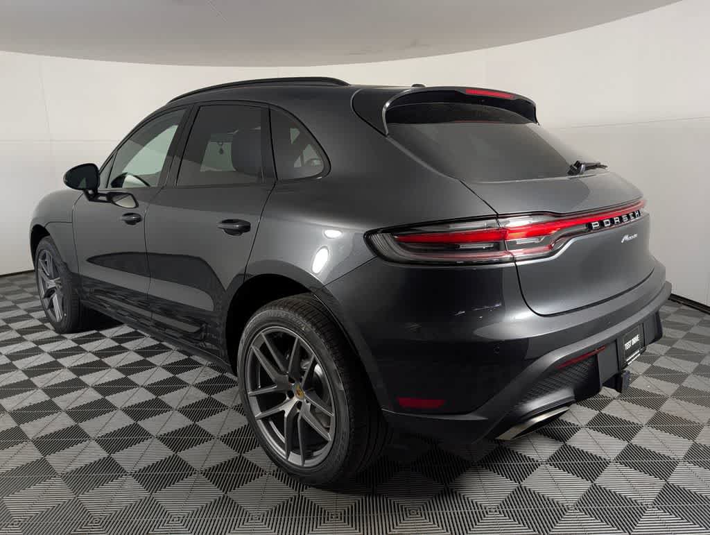 Used 2026 Porsche Macan AWD/4WD image 3