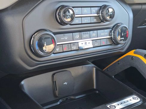 Used 2022 Ford Bronco Badlands AWD/4WD image 45