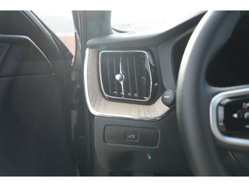 New 2026 Volvo XC60 B5 Plus w/ Protection Package Premier image 11