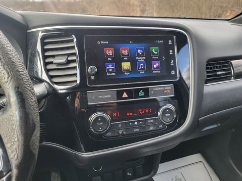 Used 2019 Mitsubishi Outlander LE image 18