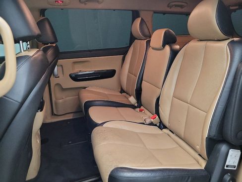 Used 2017 Kia Sedona EX FWD image 18