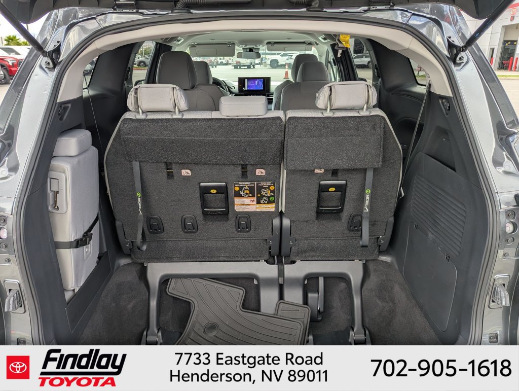 Certified 2025 Toyota Sienna LE AWD/4WD image 31