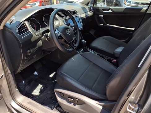 Used 2020 Volkswagen Tiguan SE FWD image 15