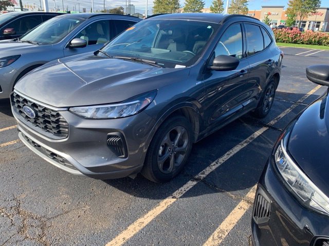 Used 2024 Ford Escape ST-Line w/ Tech Pack #1 AWD/4WD image 7