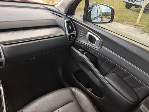 Certified 2022 Kia Sorento SX image 30