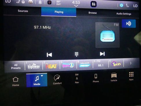 Used 2024 Jeep Wagoneer L Series II w/ Flexible Seating Group AWD/4WD image 11