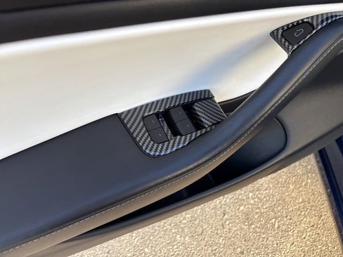 Used 2021 Tesla Model 3 Performance image 15