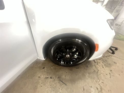 Used 2024 Chrysler Pacifica Touring-L image 10