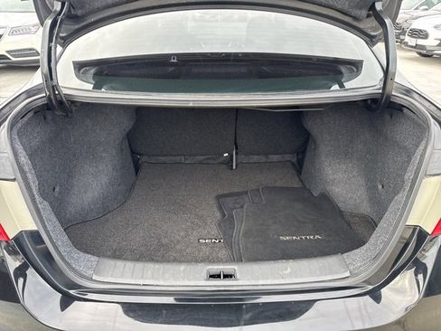 Used 2018 Nissan Sentra S image 26