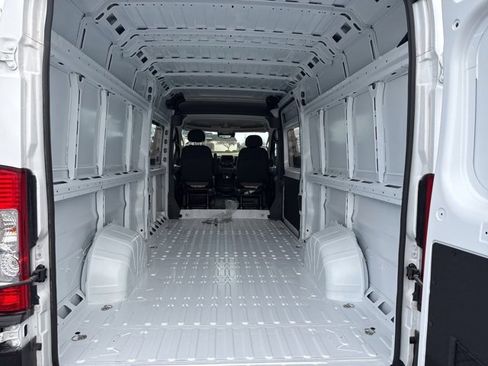 Used 2025 RAM ProMaster 3500 w/ Crew Van Package image 7