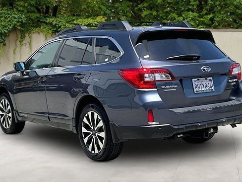Used 2017 Subaru Outback 3.6R Limited AWD/4WD image 4